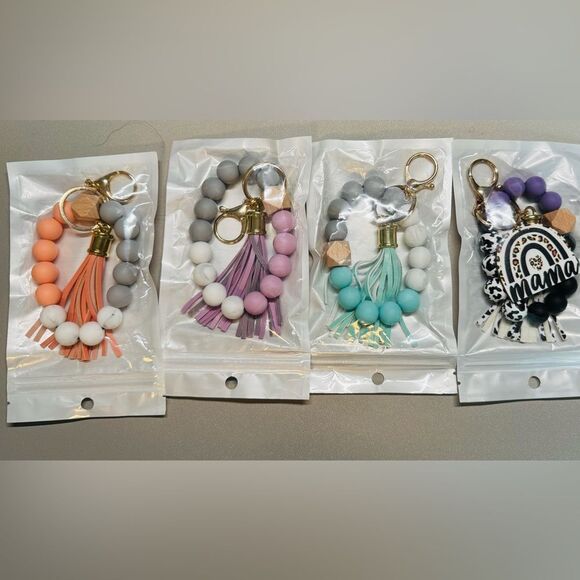 NWT Unknown Multicolor Beaded Key & Card Holder with Tassel - Picture 1 of 1